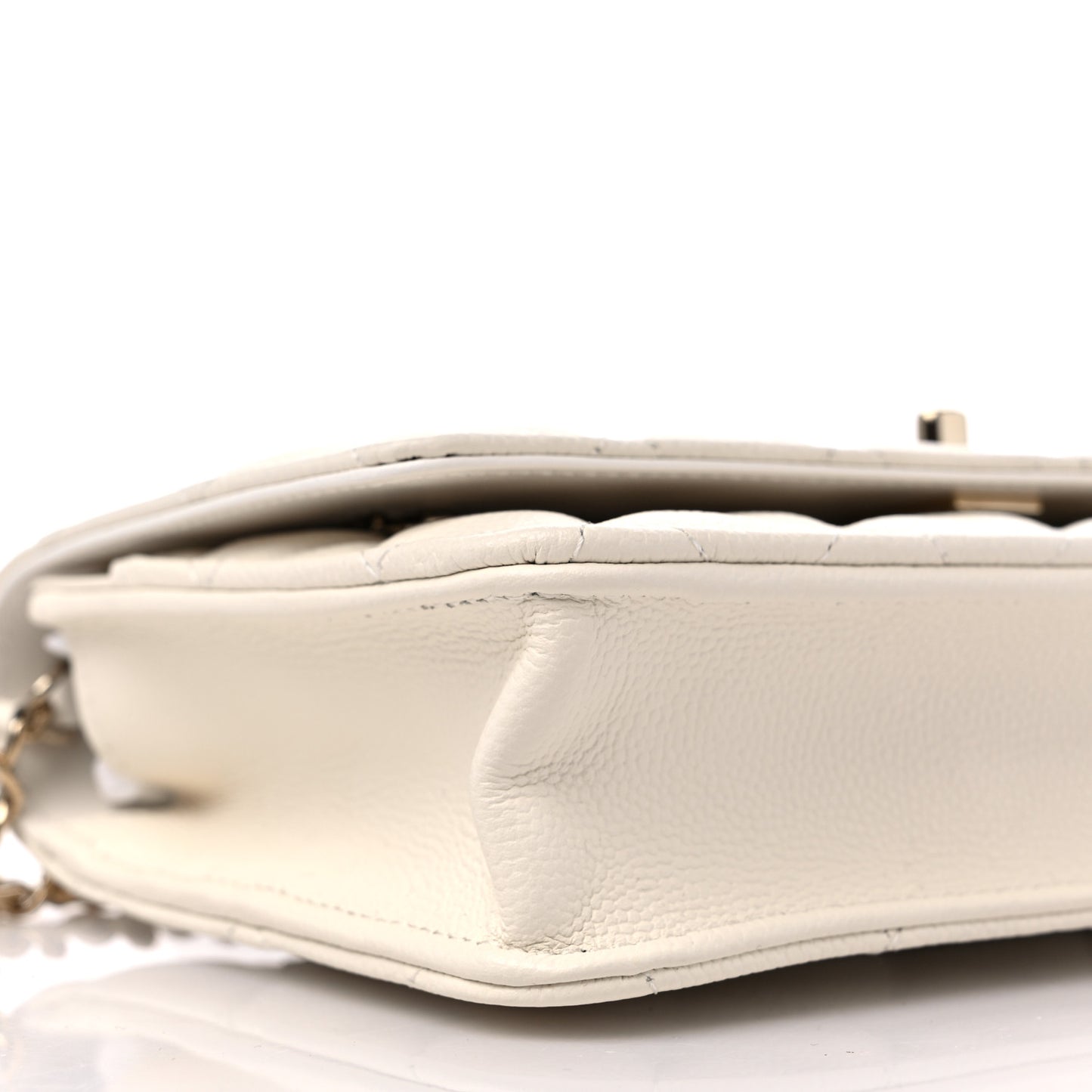 Caviar Quilted Bow Wallet On Chain WOC White