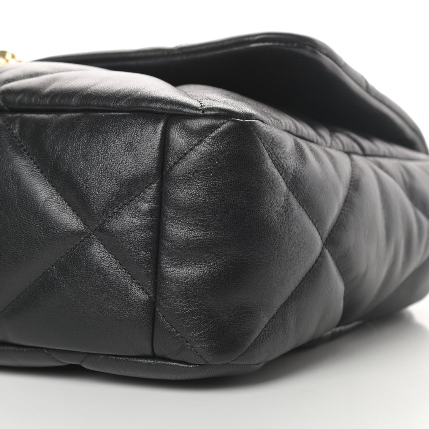 Shiny Goatskin Quilted Maxi Chanel 19 Flap Black