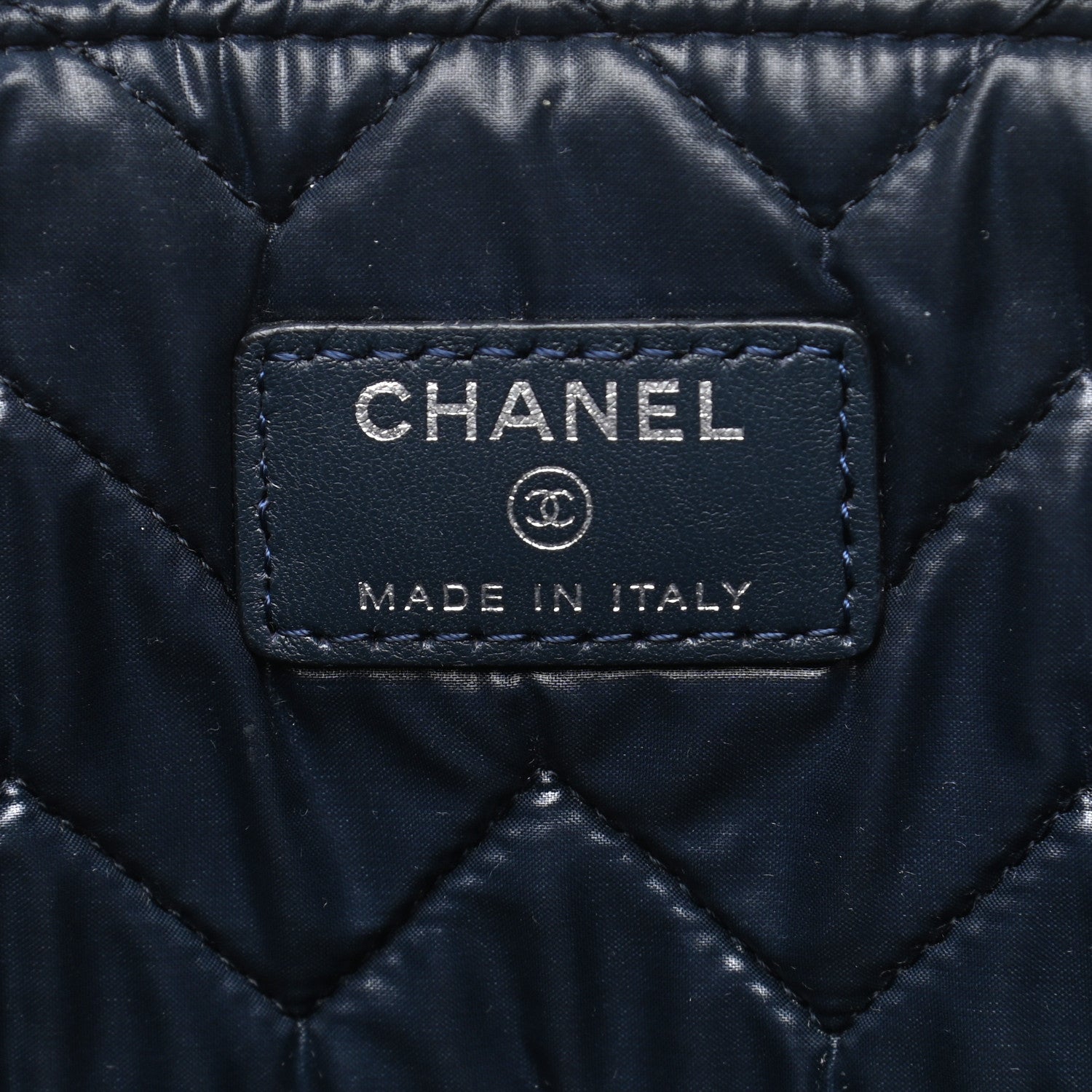 Chanel Distressed Patent Chevron Quilted Medium CC Crossing Cosmetic Case Navy 6 of 8