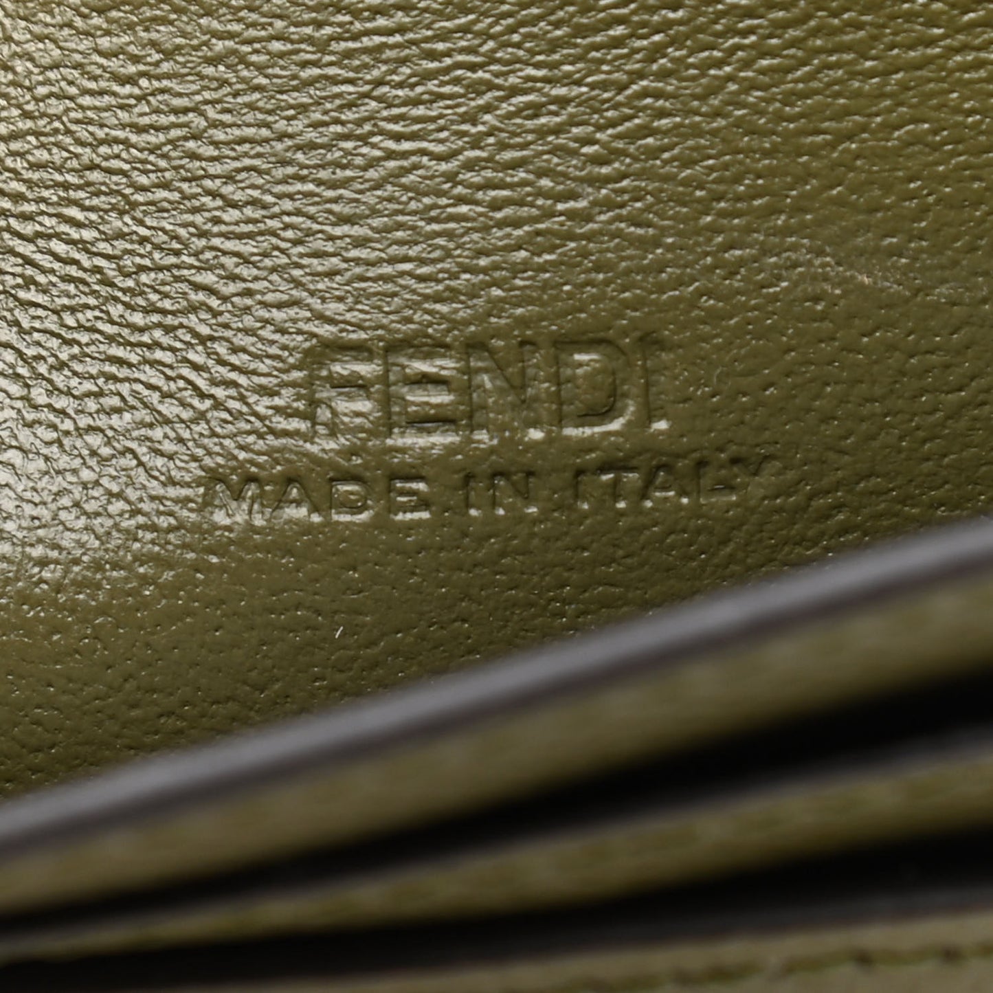 Vitello Cruise F is Fendi Geometric Flap Wallet on Chain Asparago