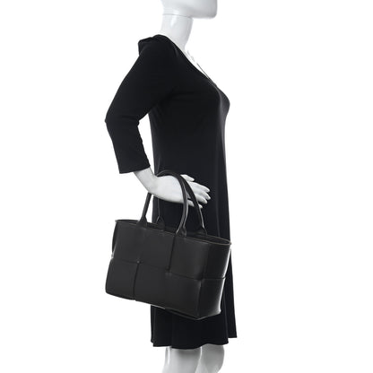 Bottega Veneta Nappa Maxi Intrecciato Medium Arco Tote Fondant 2 of 11
