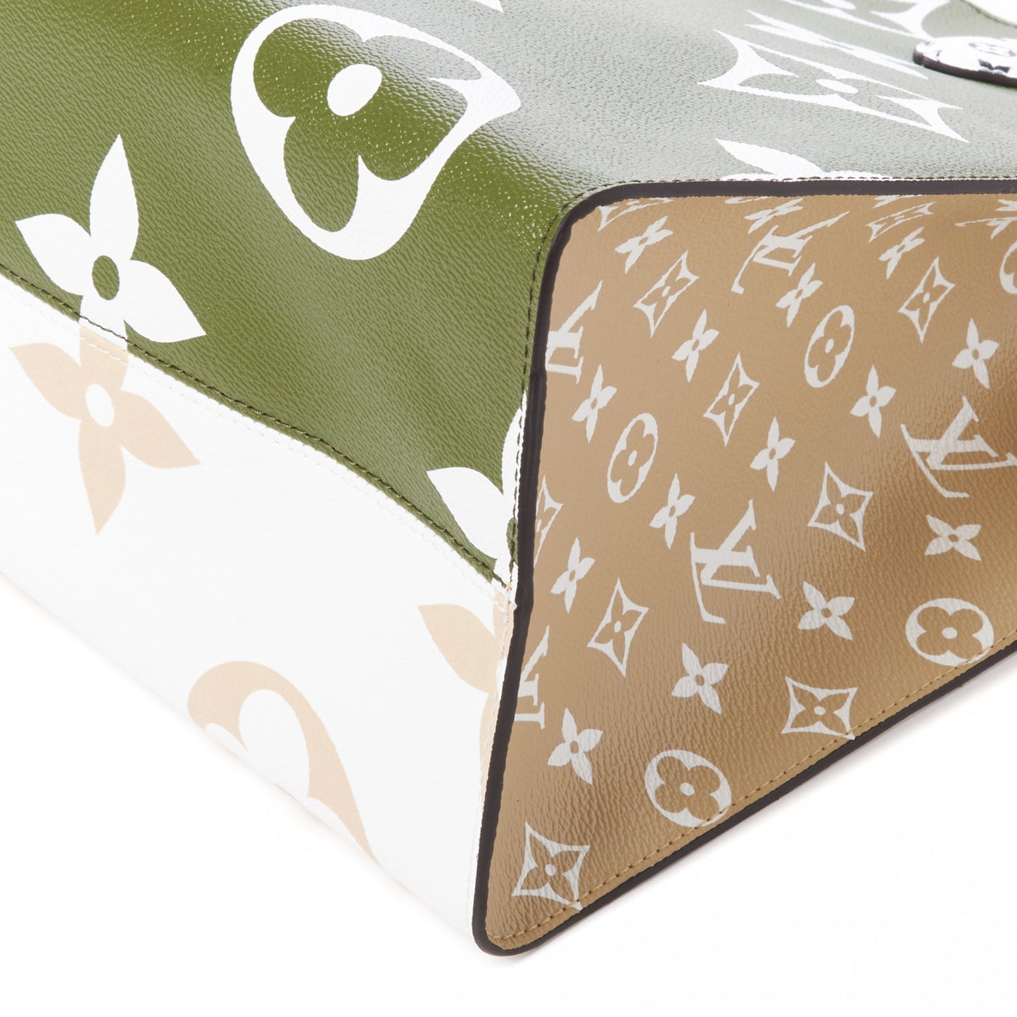 Monogram Giant Onthego GM Kaki Beige