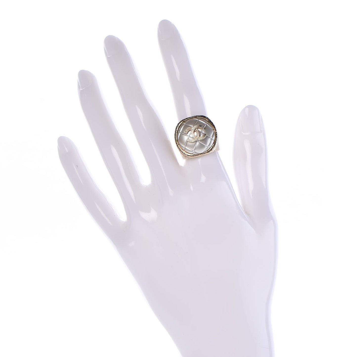 Metal Quilted CC Ring 6 Gold Pearly White