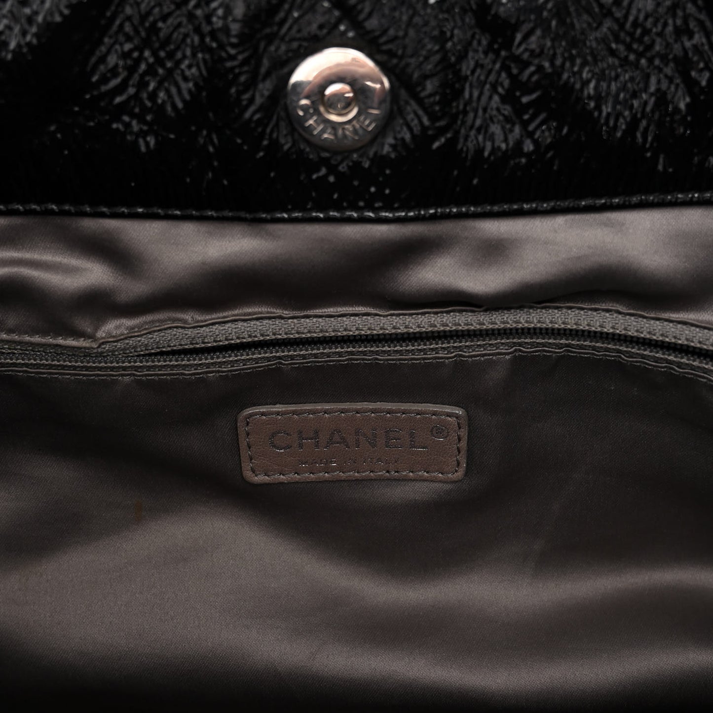 Vinyl Graphic Edge Tote Black