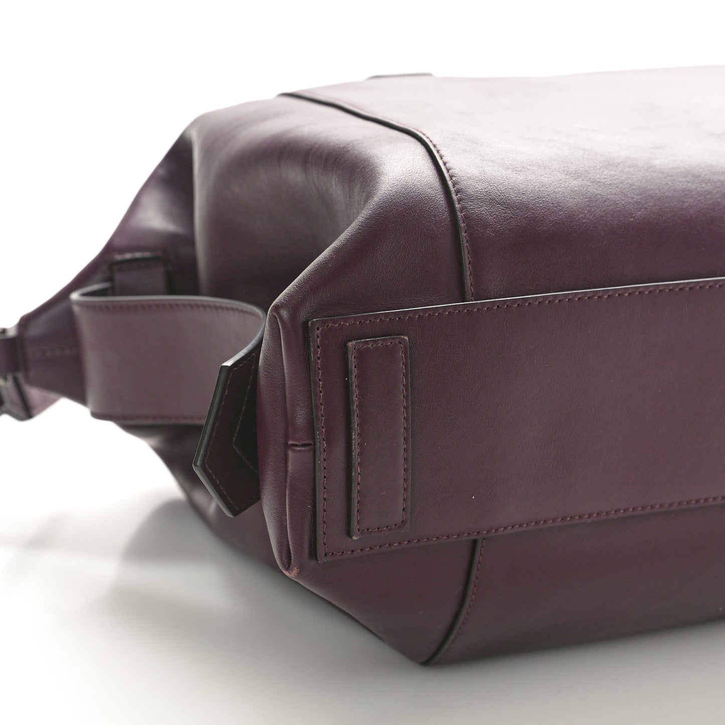 Smooth Calfskin Medium Soft Antigona Aubergine