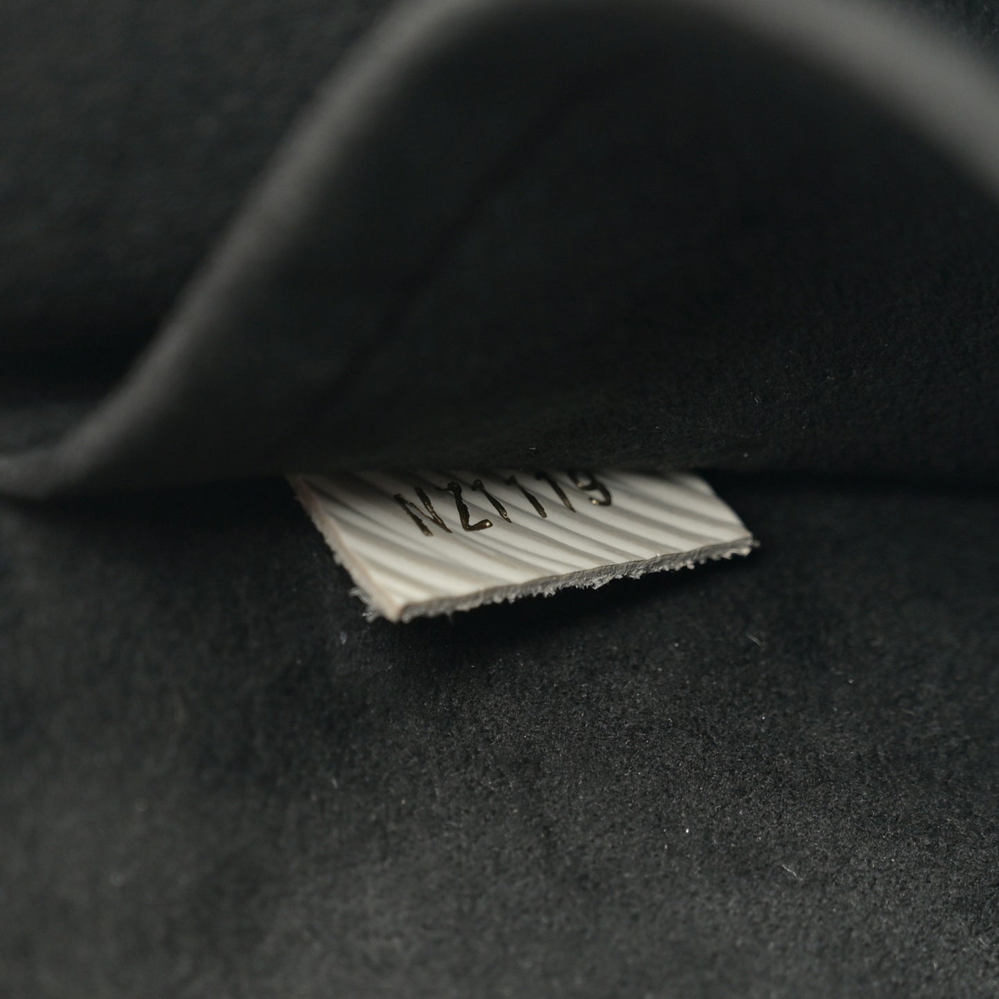 Vernis Epi Monogram Spring Street Black