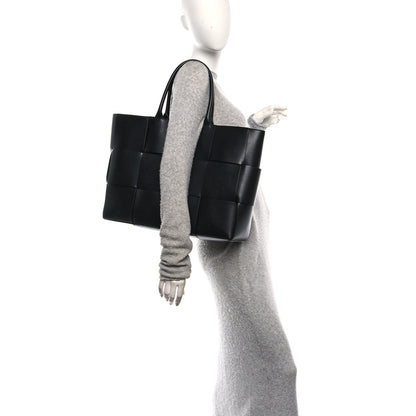 Bottega Veneta Nappa Maxi Intrecciato Large Arco Tote Black 2 of 10