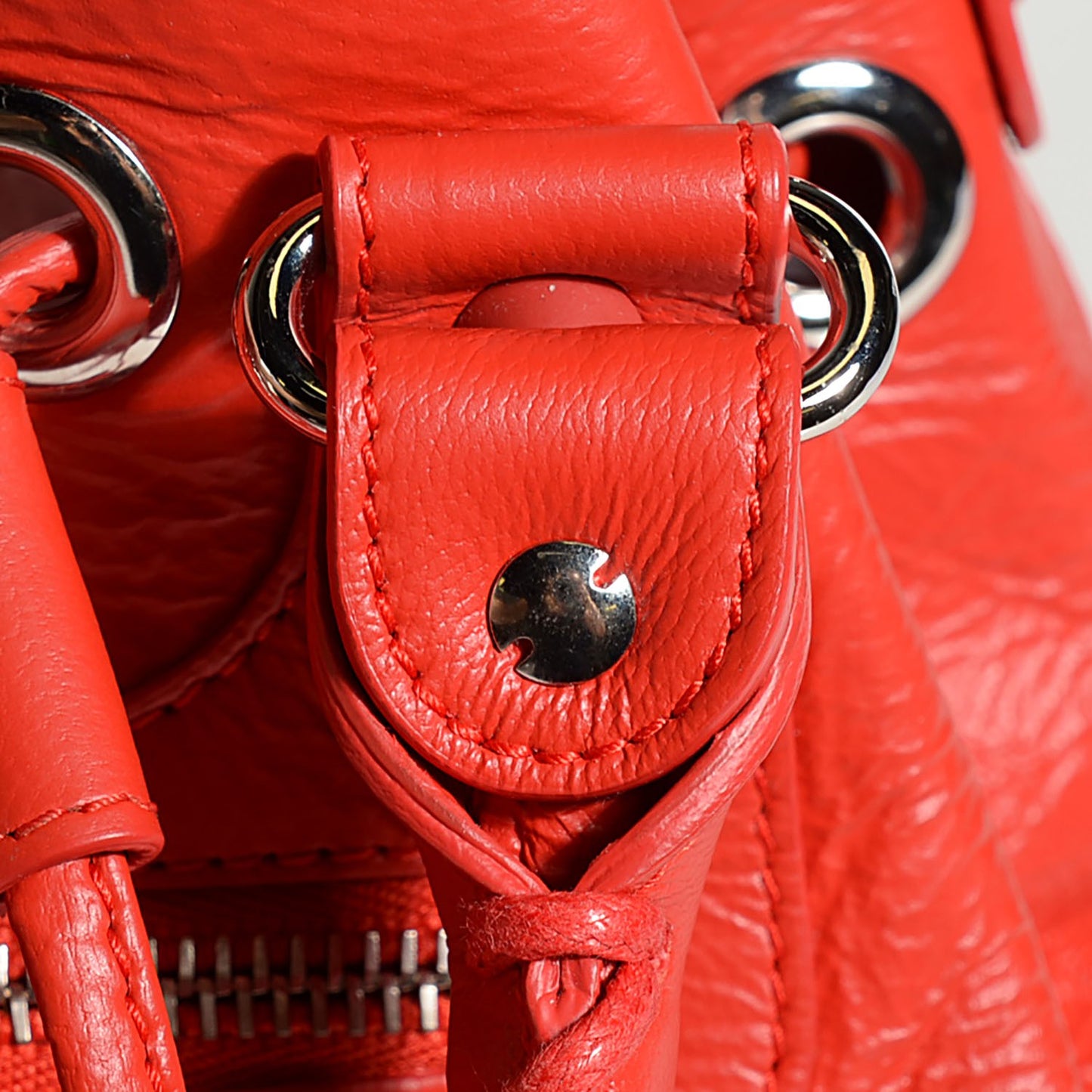 Matte Goatskin Rubber Covered Classic Hardware Mini Pompon Rouge Coquelicot Rouge Braise