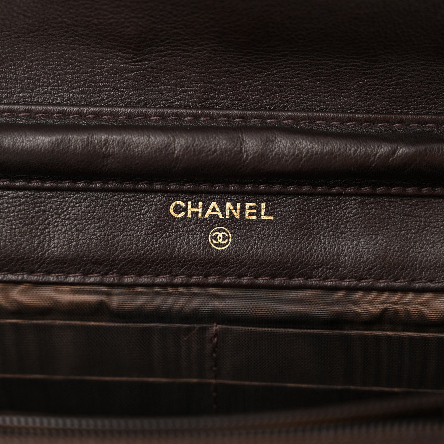 Suede Timeless CC Wallet on Chain WOC Brown