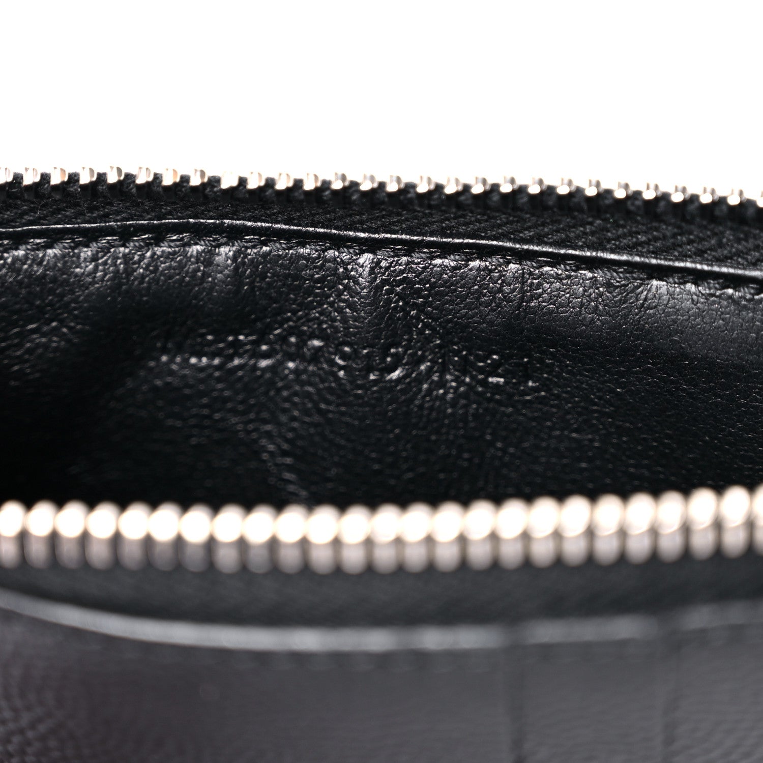 Saint Laurent Monogram Grain de Poudre 5 Fragments Zip Pouch Card Holder Black 7 of 11