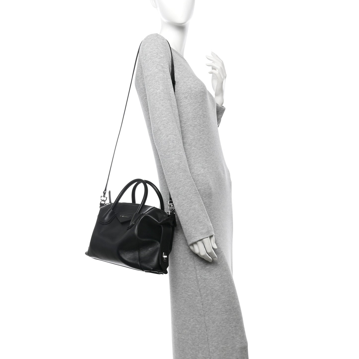 Smooth Calfskin Small Soft Antigona Black