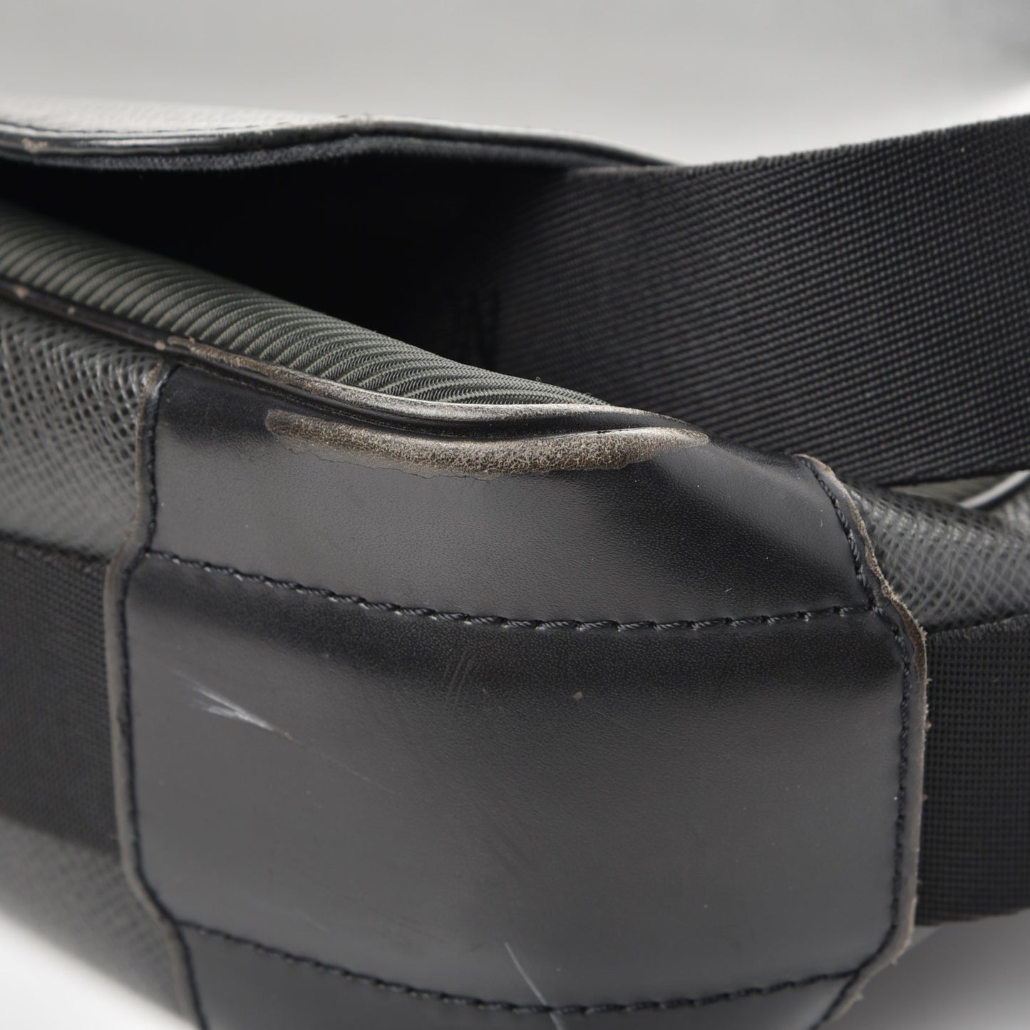 Taiga Viktor Messenger Bag Ardoise
