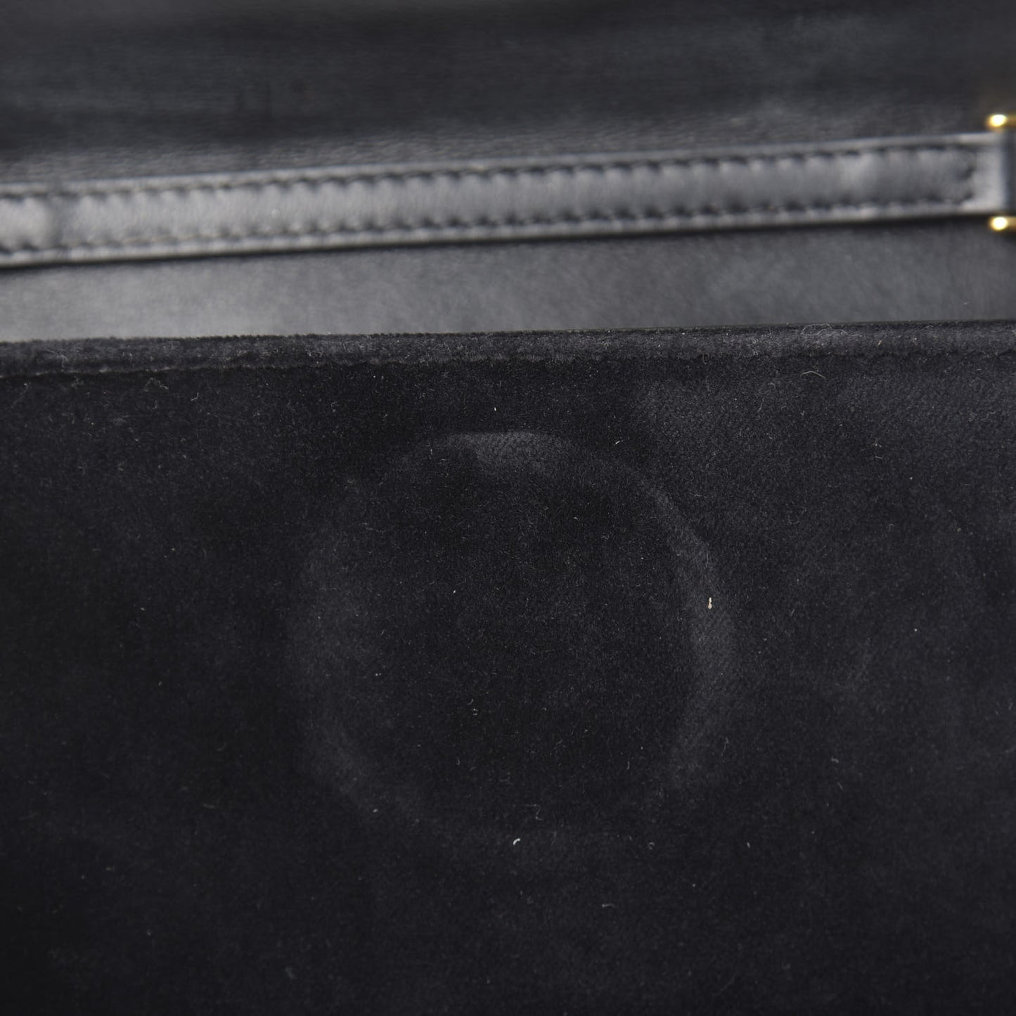 Velvet F is Wallet on Chain Black