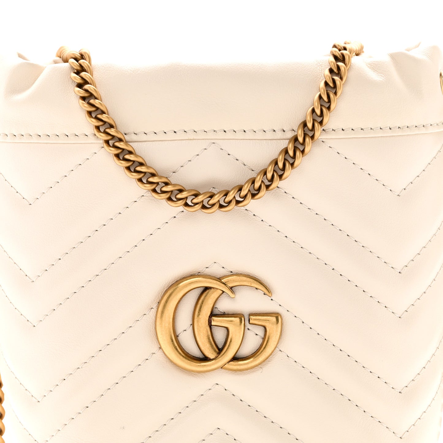 Calfskin Matelasse Mini GG Marmont 2.0 Bucket Bag White