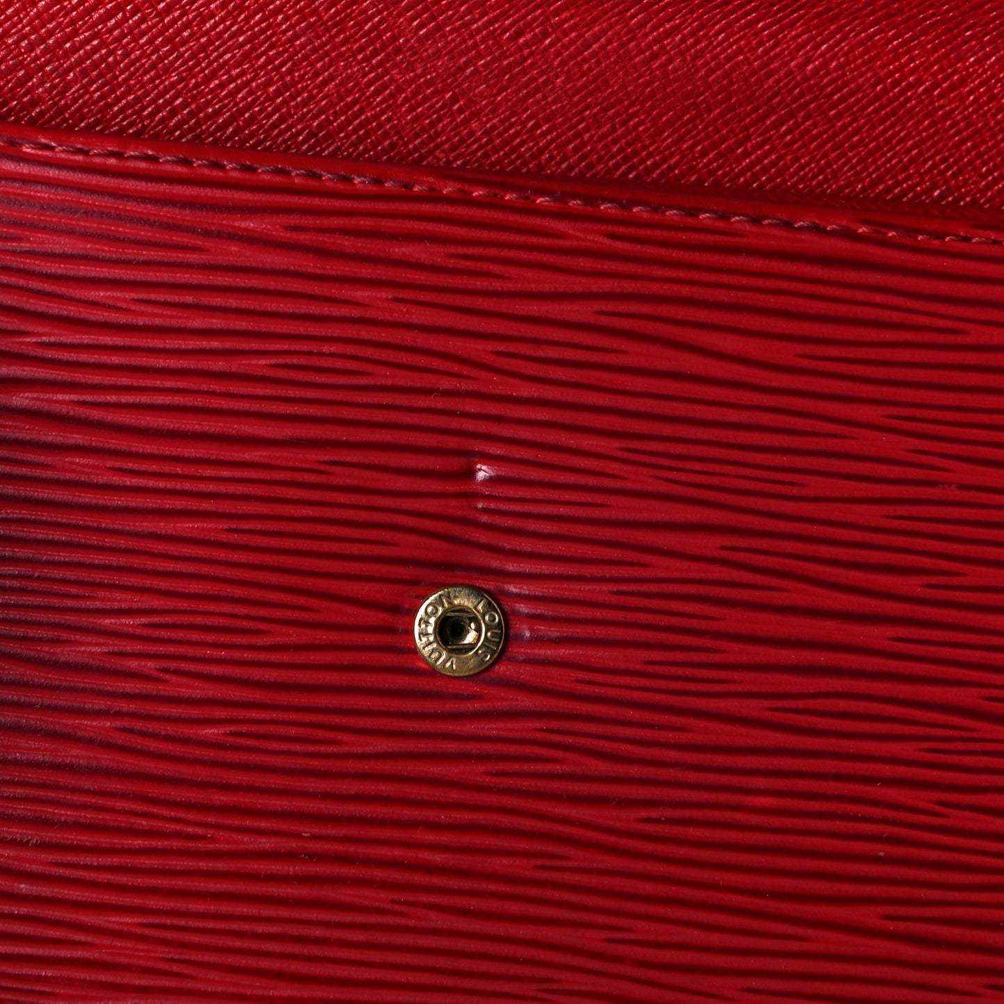 Epi Porte Tresor International Wallet Castillan Red