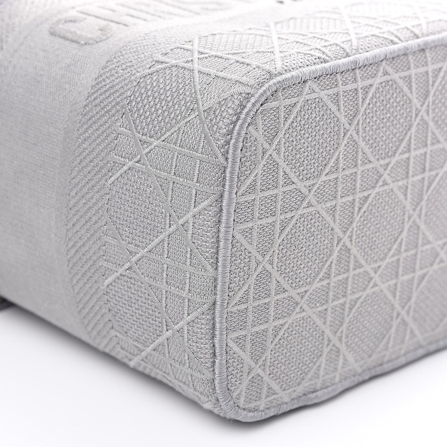 Canvas Embroidered Cannage Diortravel Vanity Case Grey