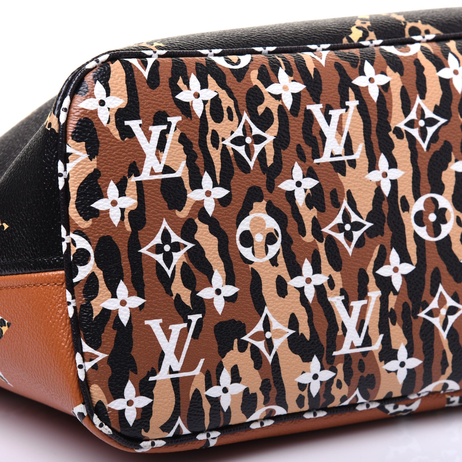 Louis Vuitton Monogram Giant Jungle Neverfull MM Black 6 of 14