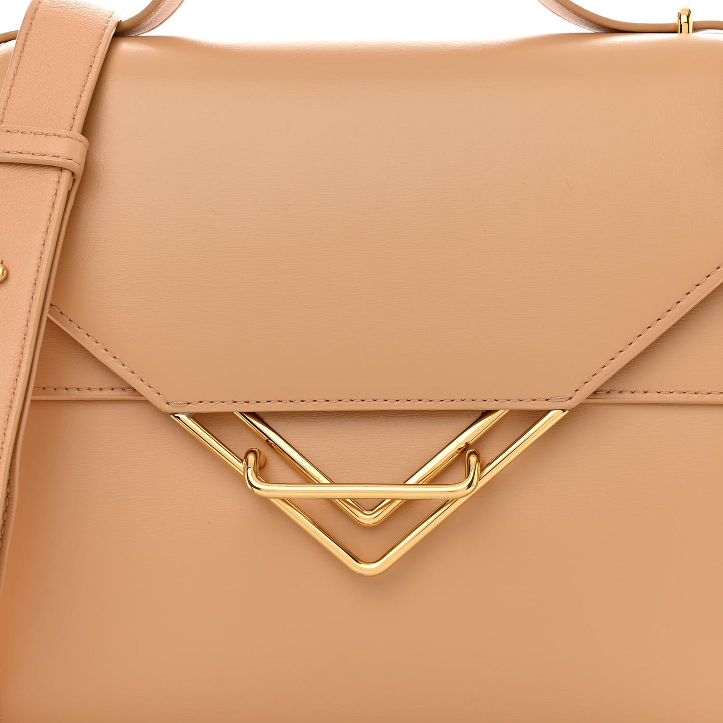 Box Calfskin Nappa Clip Bag Almond Gold