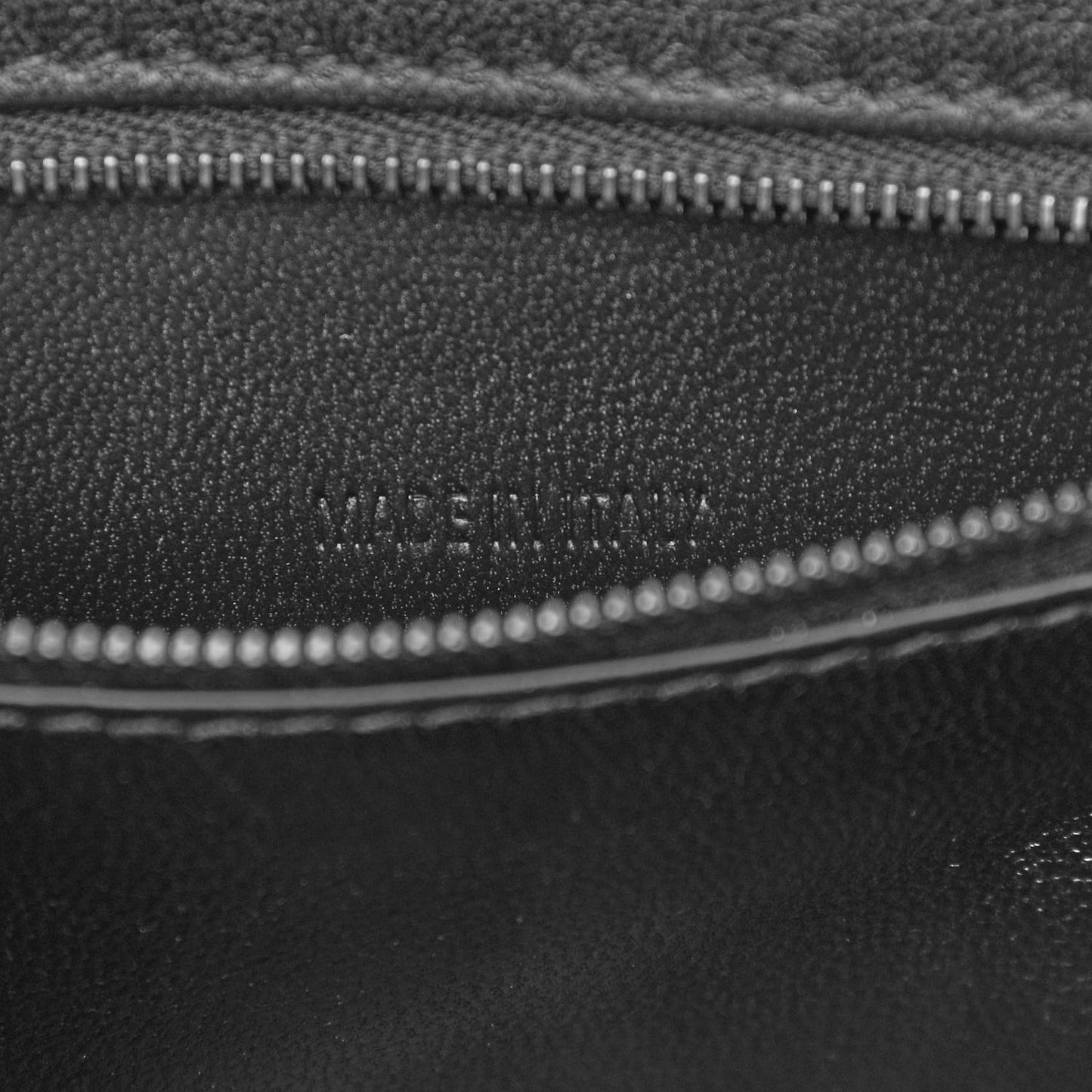 Shiny Calfskin Monochrome Crocodile Embossed Small Hourglass Top Handle Bag Black