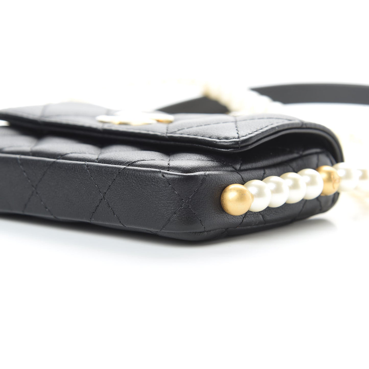 Calfskin Quilted About Pearls Card Holder Flap With Chain Black