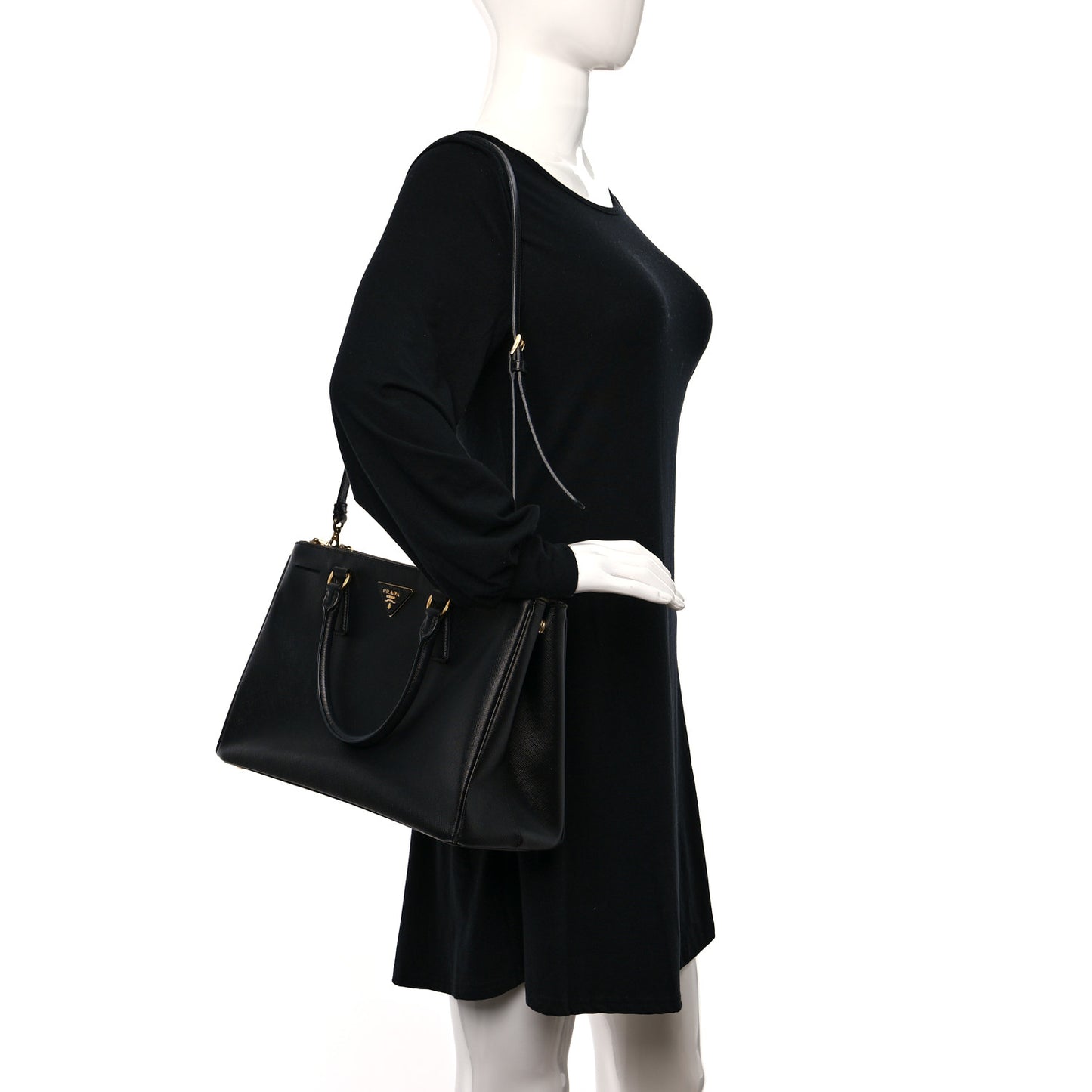 Saffiano Medium Galleria Double Zip Tote Black