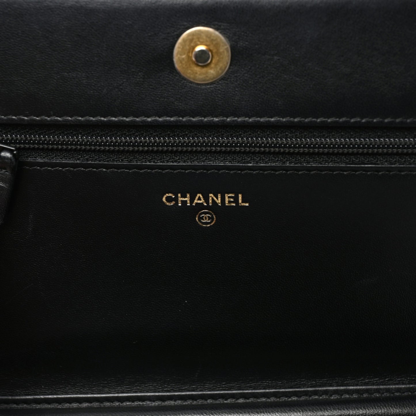 Calfskin Chevron Boy Wallet On Chain WOC Black