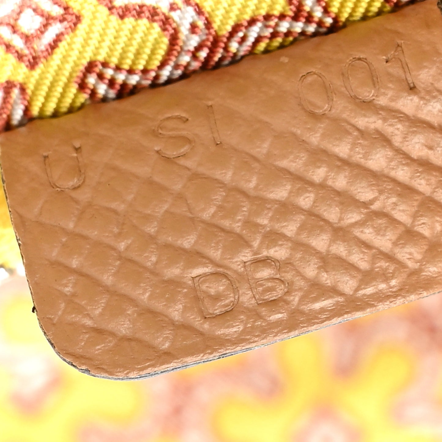 Epsom Silk'In Wallet Chai