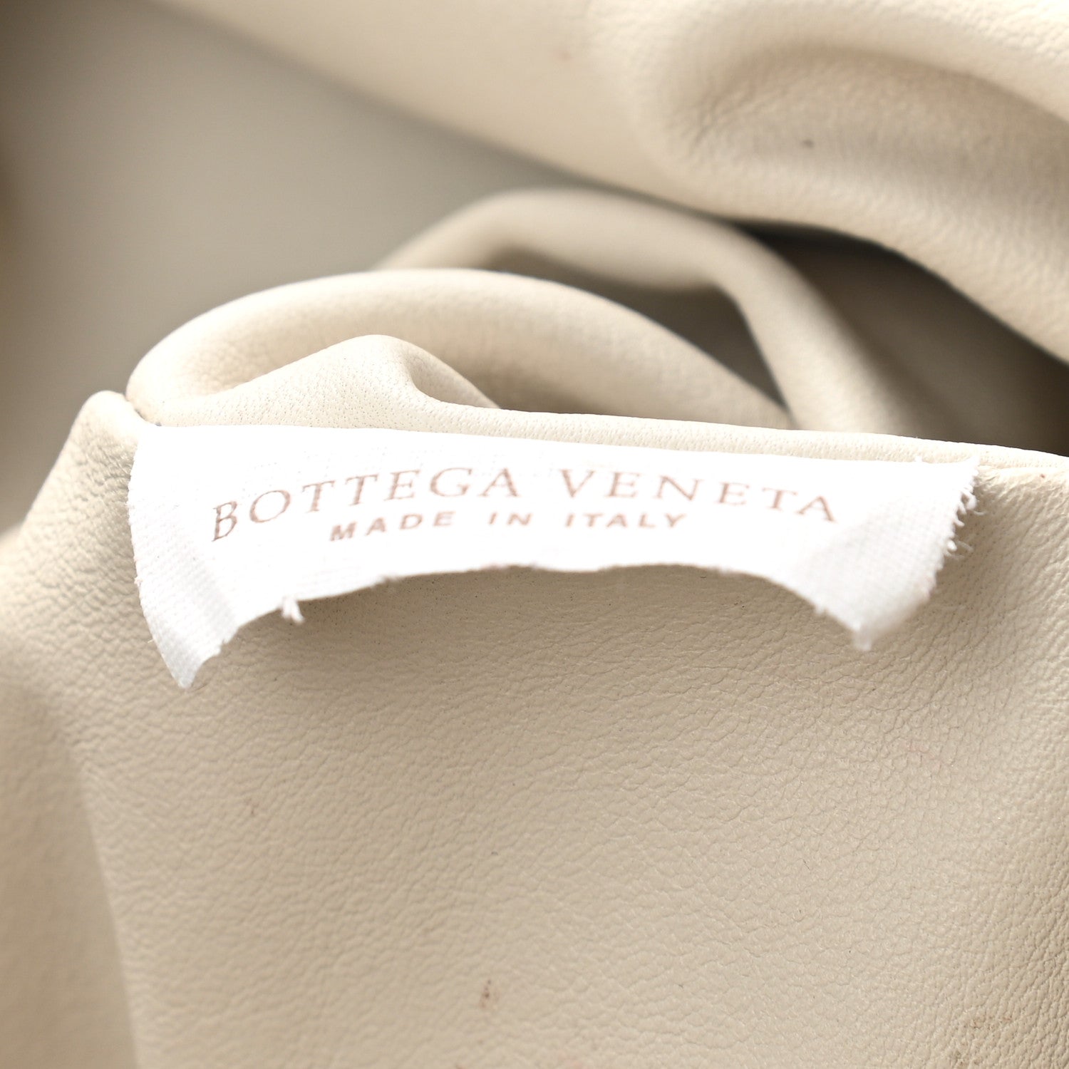 Bottega Veneta Smooth Butter Calf The Pouch Oversized Clutch Plaster 7 of 13