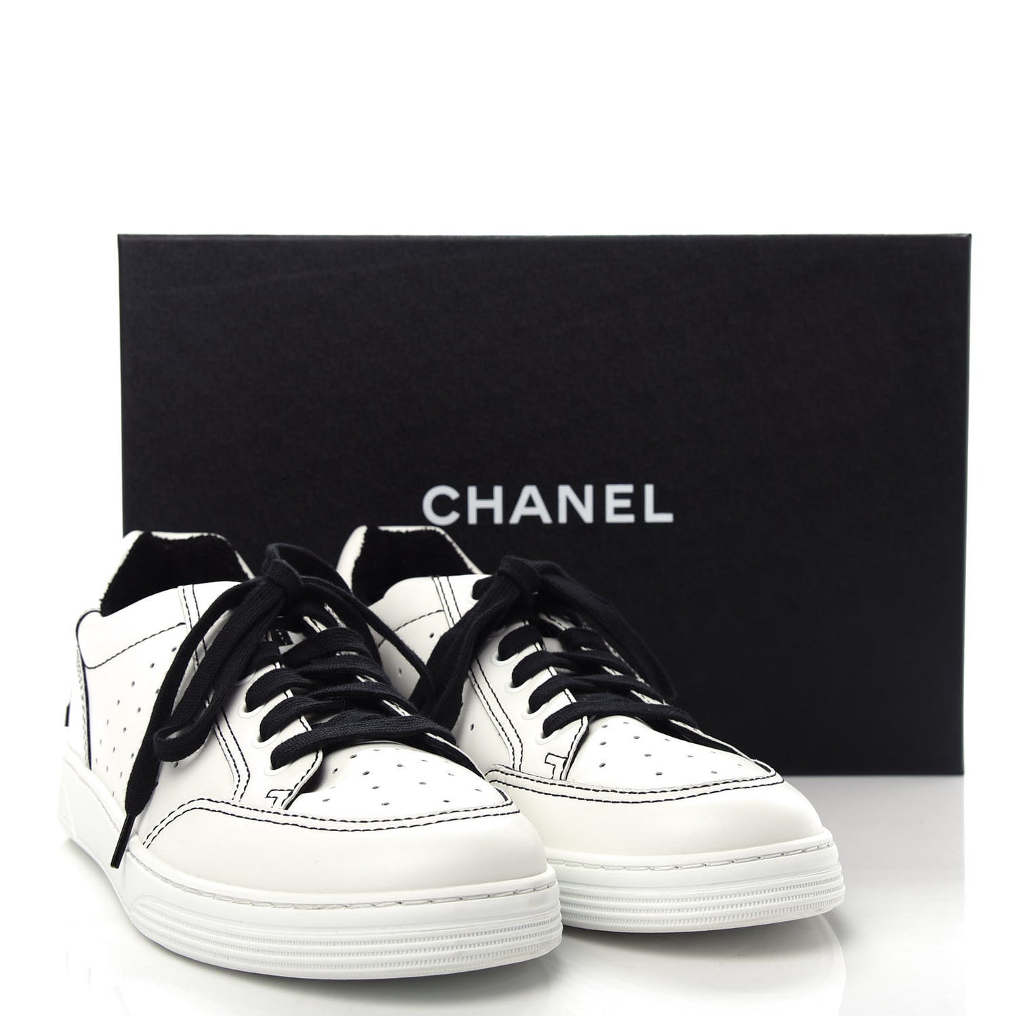 Calfskin Womens Logo Sneakers 41 Black White