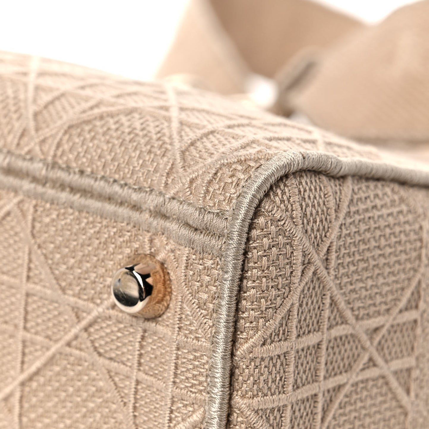 Canvas Embroidered Medium Lady D-Lite Beige