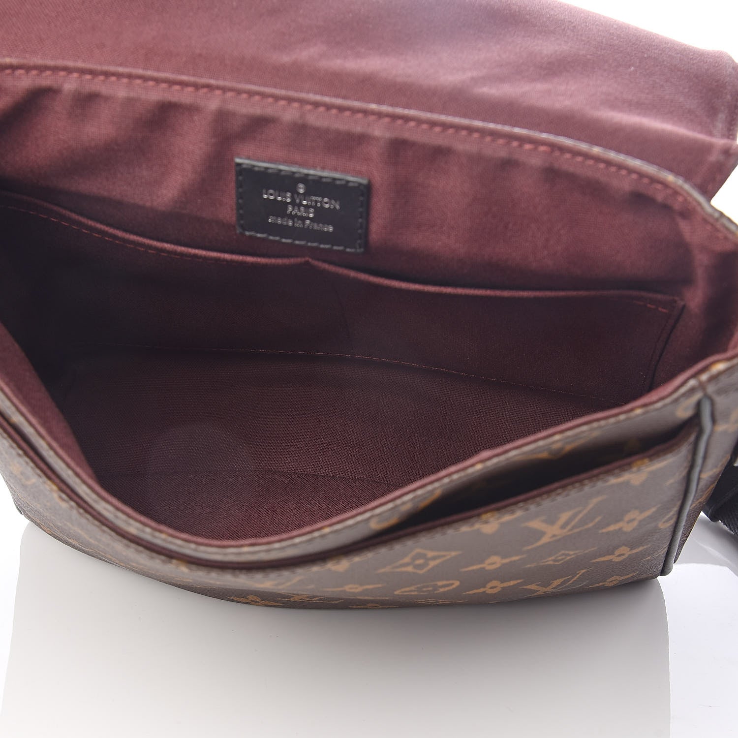 Louis Vuitton Monogram Macassar District PM 5 of 9
