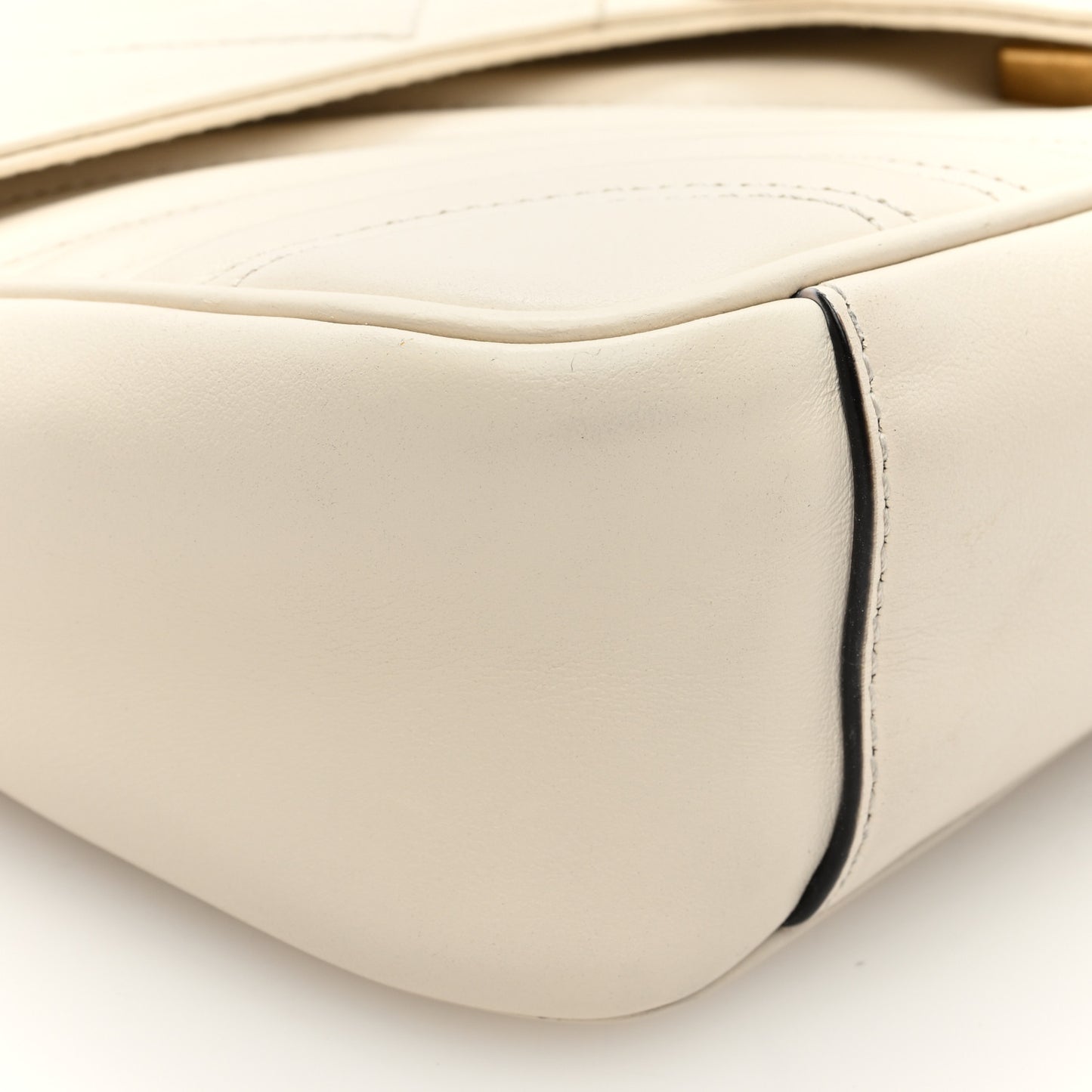 Calfskin Matelasse Small GG Marmont Shoulder Bag White