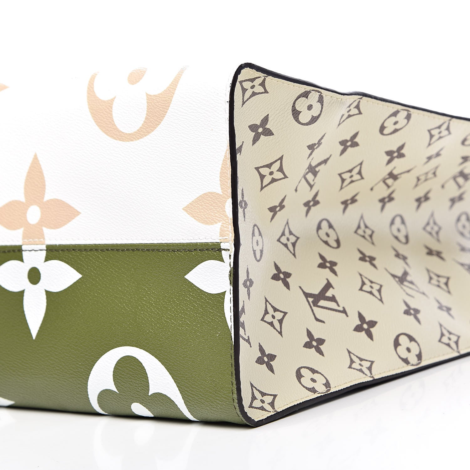 Louis Vuitton Monogram Giant Onthego GM Kaki Beige 12 of 13