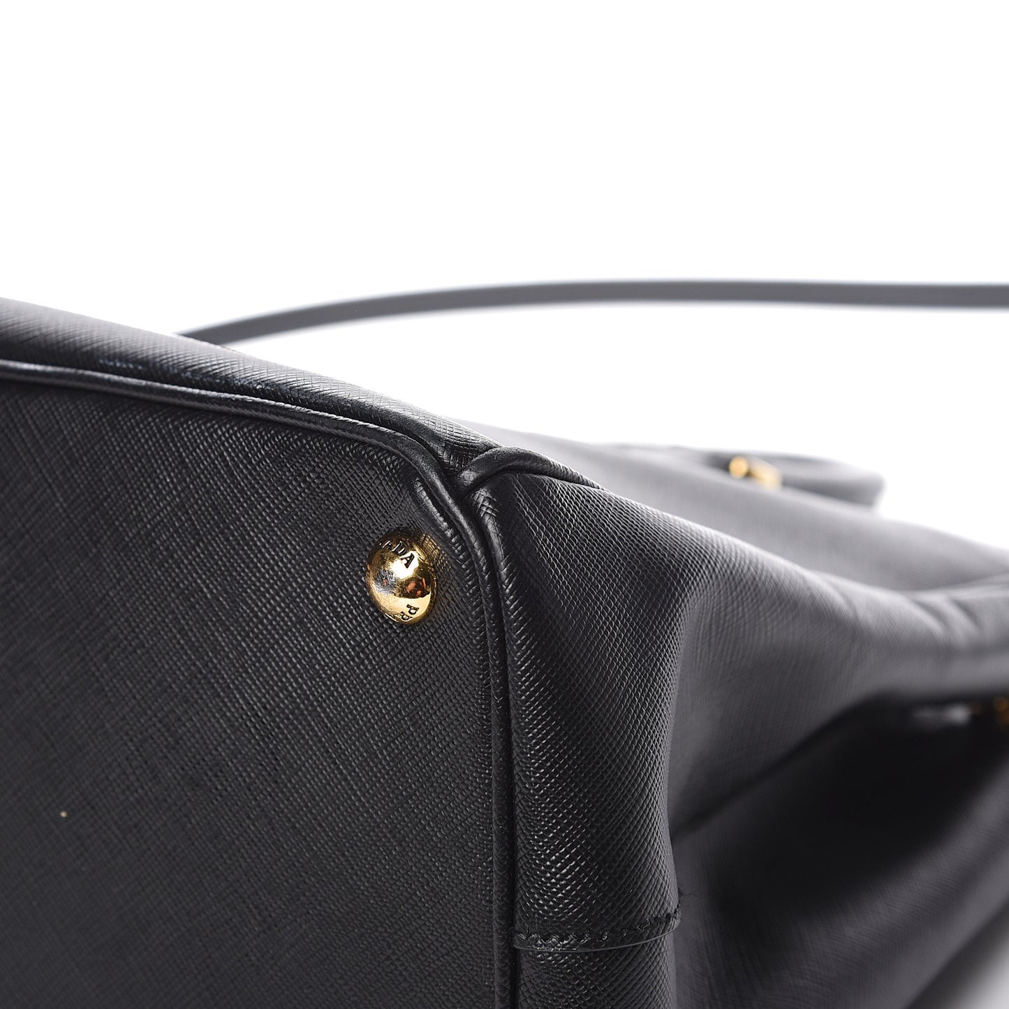 Saffiano Medium Galleria Double Zip Tote Black