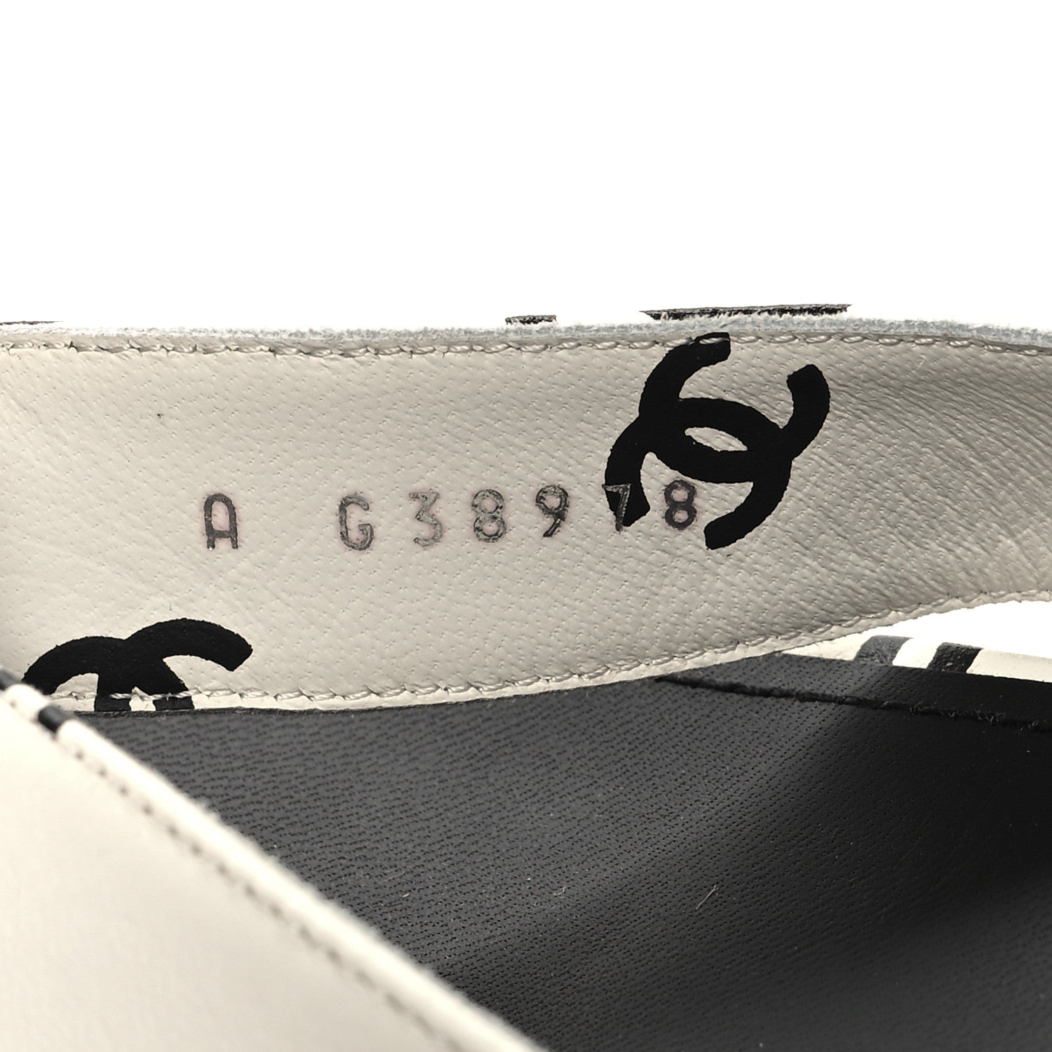 Chanel Lambskin Printed CC Thong Sandals 38 White Black 6 of 9