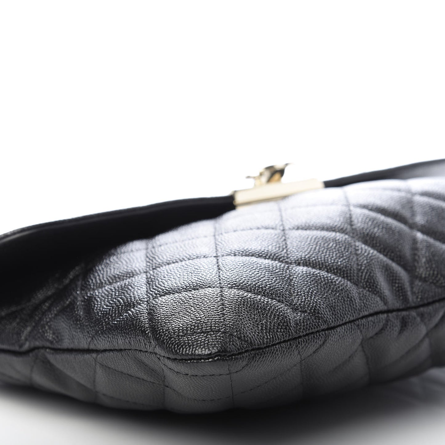 Caviar Quilted Medium Golden Class Pouch Black