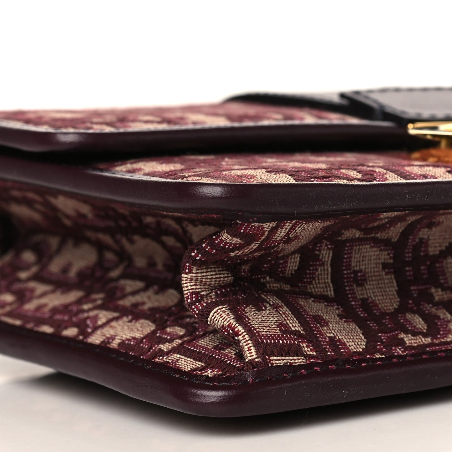Oblique 30 Montaigne Flap Bag Burgundy