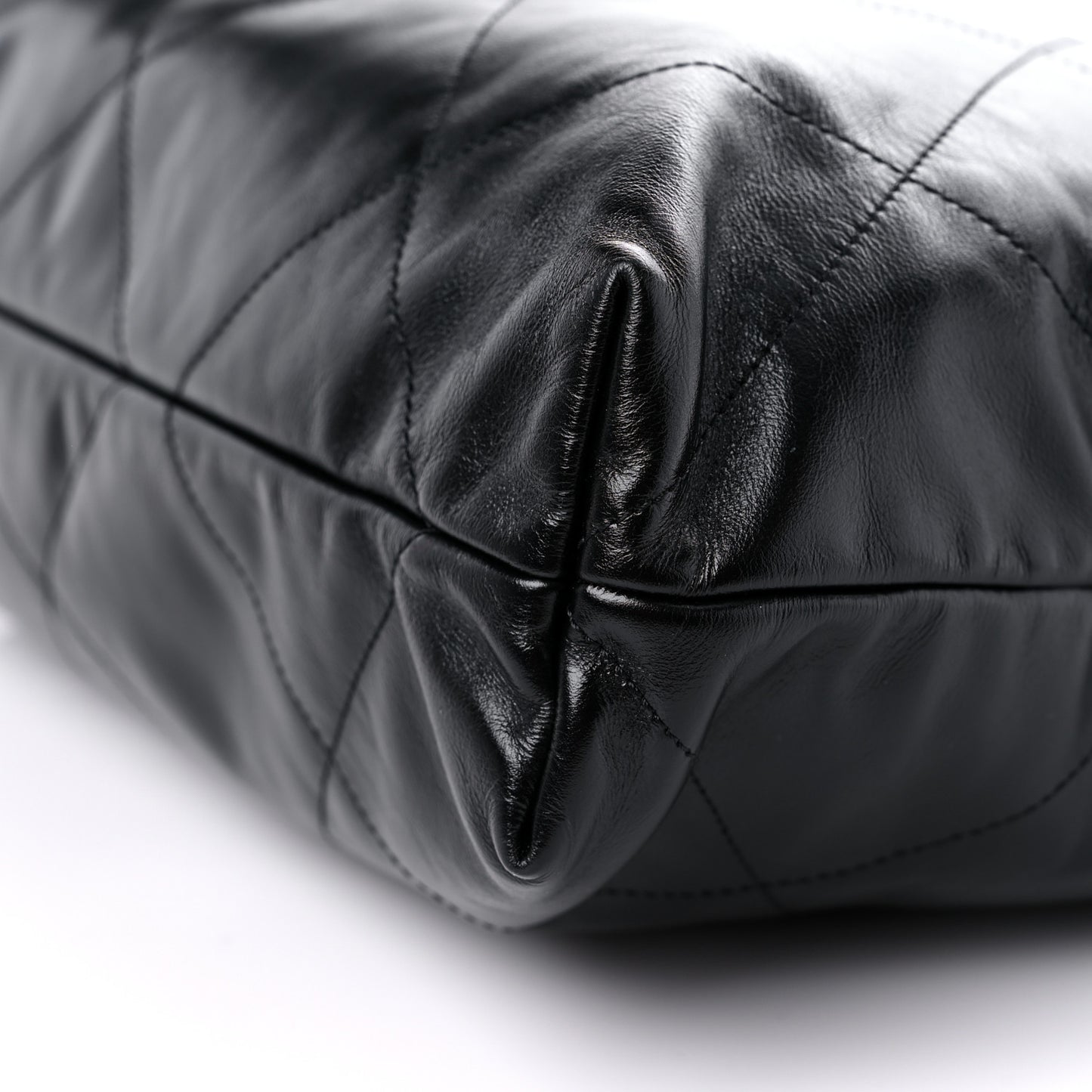 Shiny Calfskin Quilted Chanel 22 Black