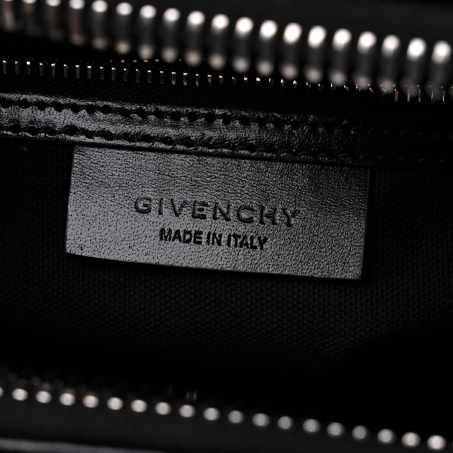 Shiny Lord Calfskin Small Antigona With Chain Black
