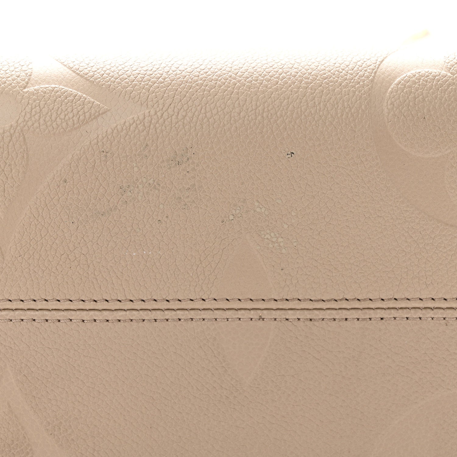 Louis Vuitton Empreinte Monogram Giant Onthego MM Tourterelle 12 of 13