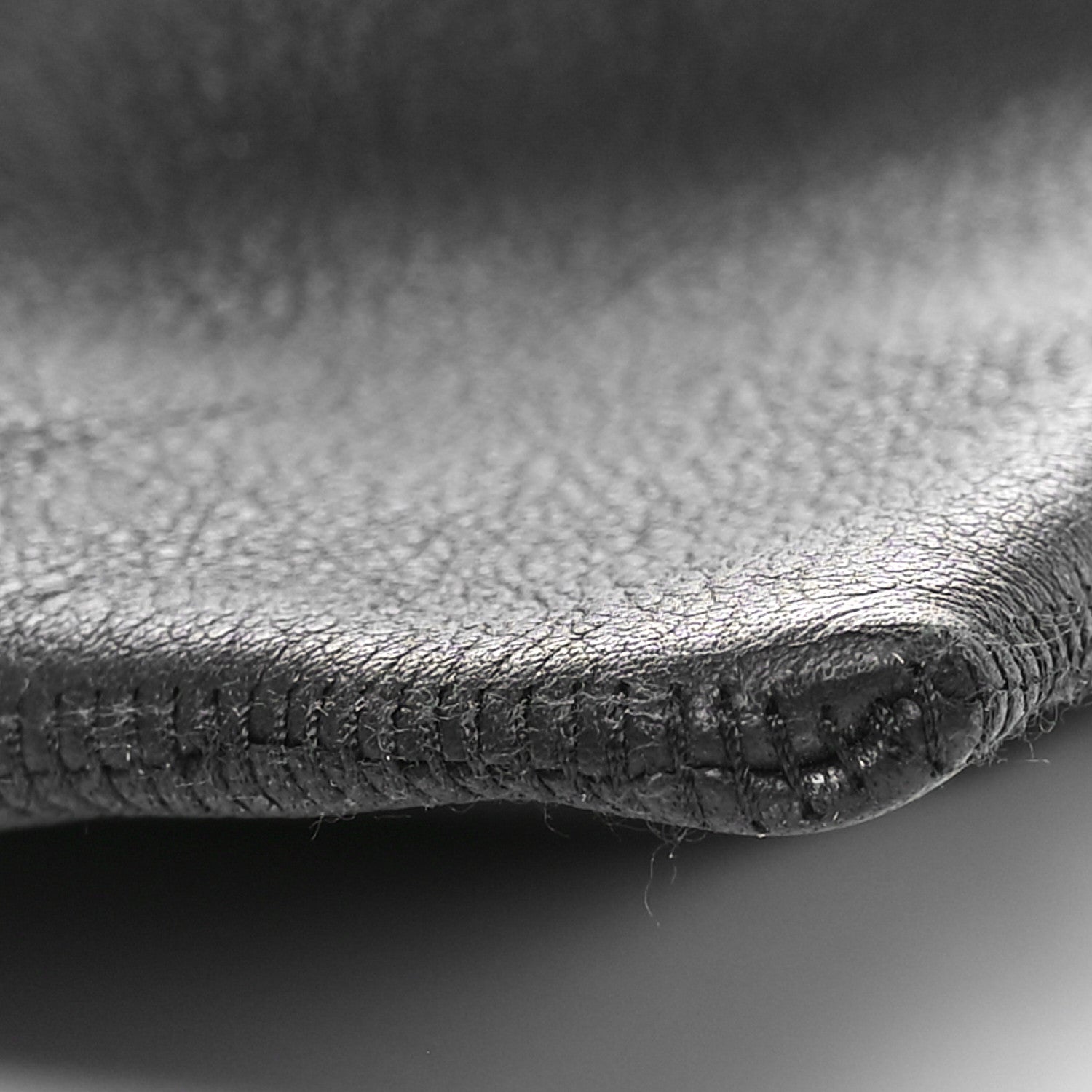 The Row Calfskin Tote Black 8 of 9