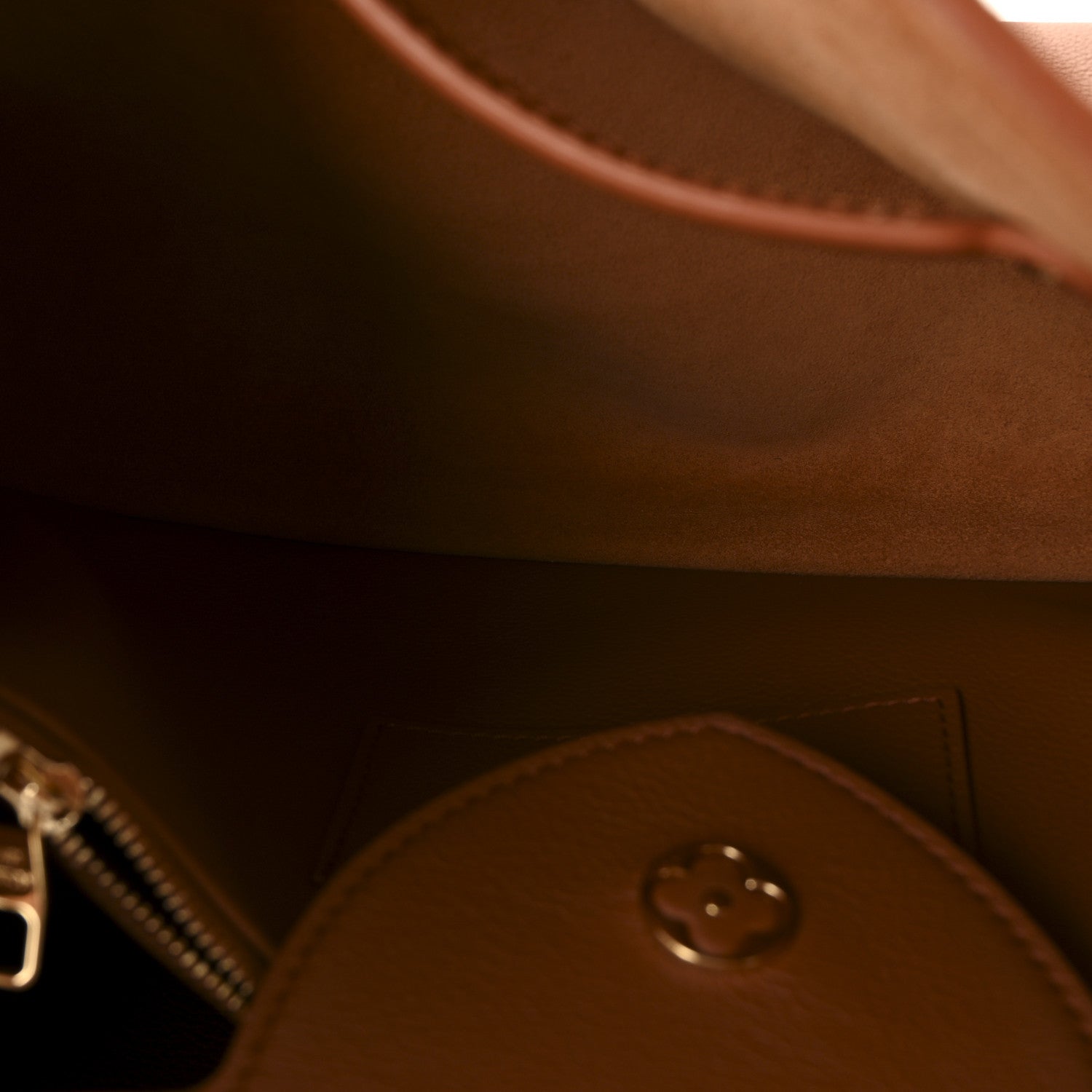 Louis Vuitton Smooth Grained Calfskin Capucines GM Souple Cognac 5 of 9