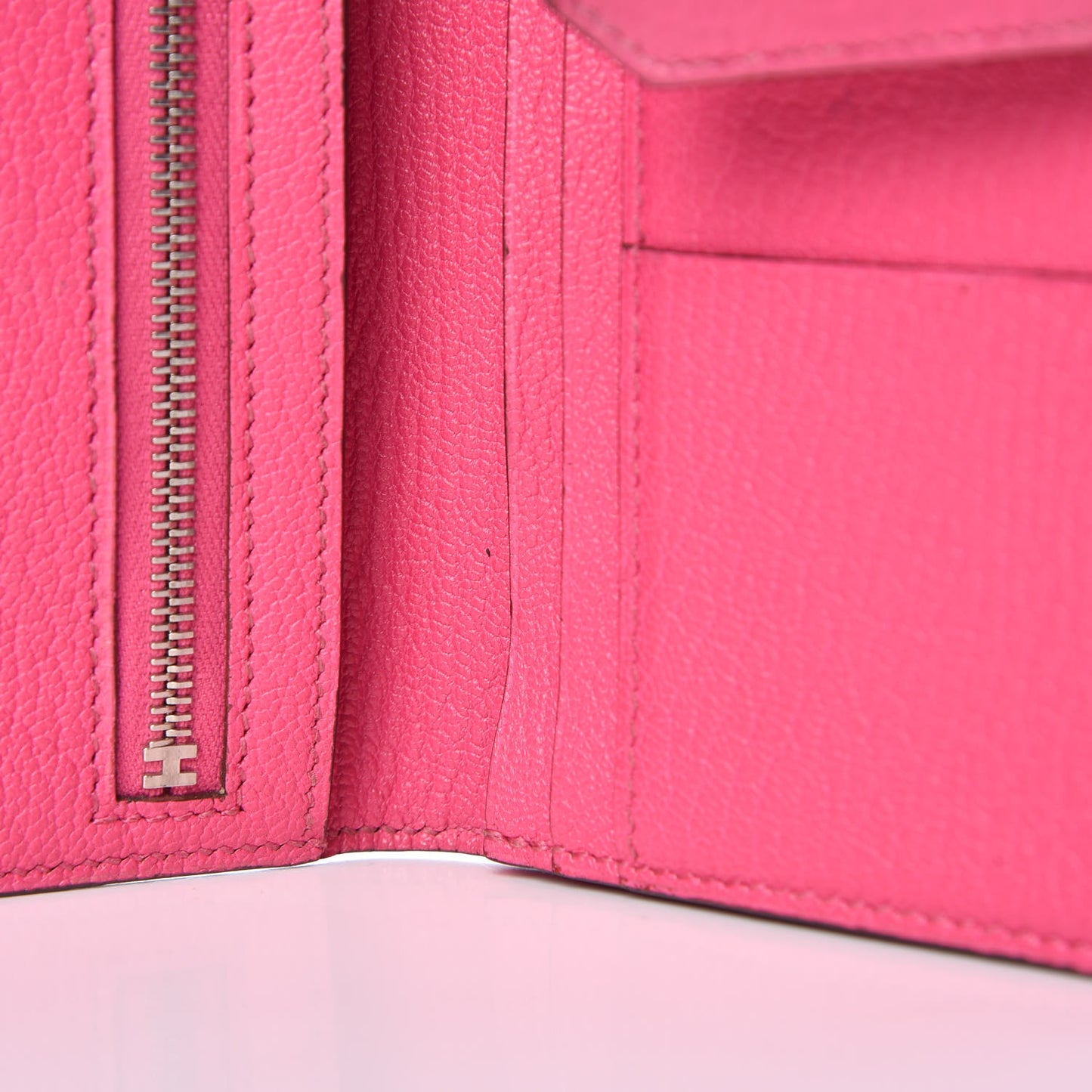 Chevre Mysore Bi-Color Bearn Gusset Wallet Etoupe Rose Shocking
