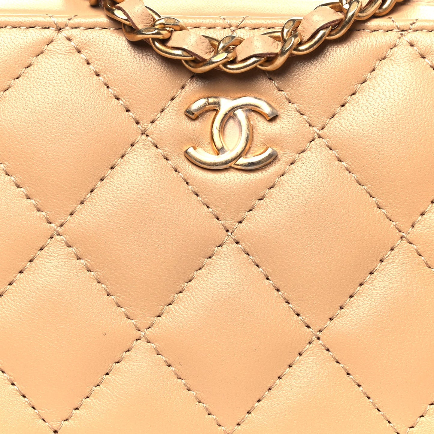 Lambskin Quilted CC Pearl Crush Camera Case Beige