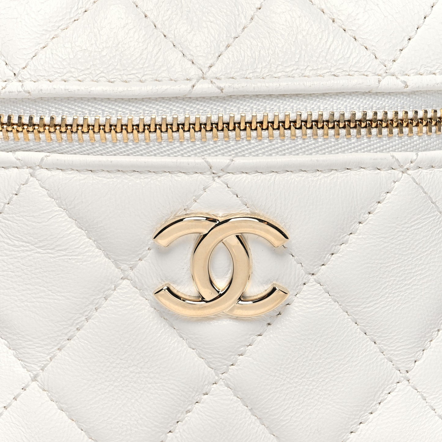 Lambskin Quilted Cube Chain Wristlet Case White