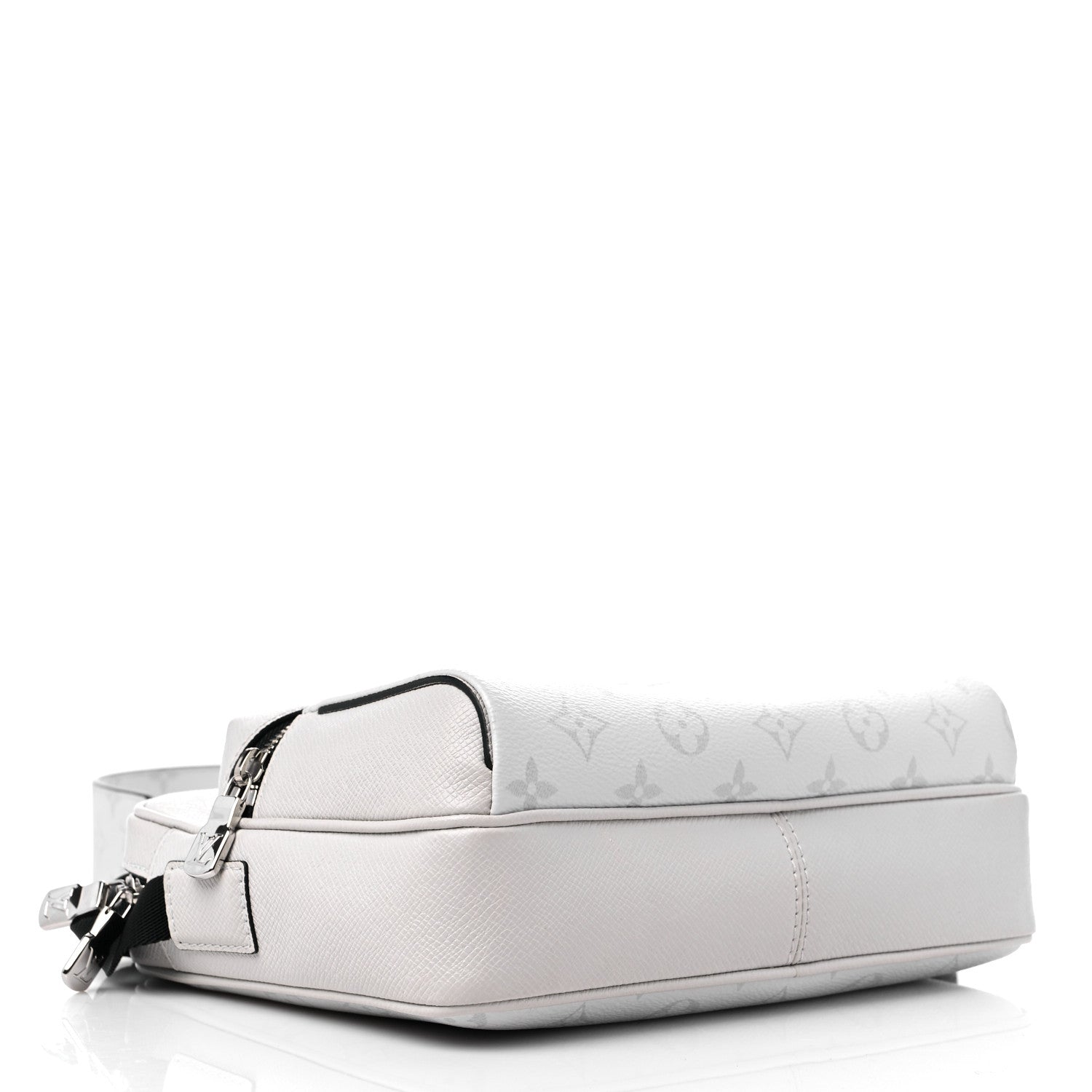 Louis Vuitton Taigarama Outdoor Messenger Antartica 4 of 8