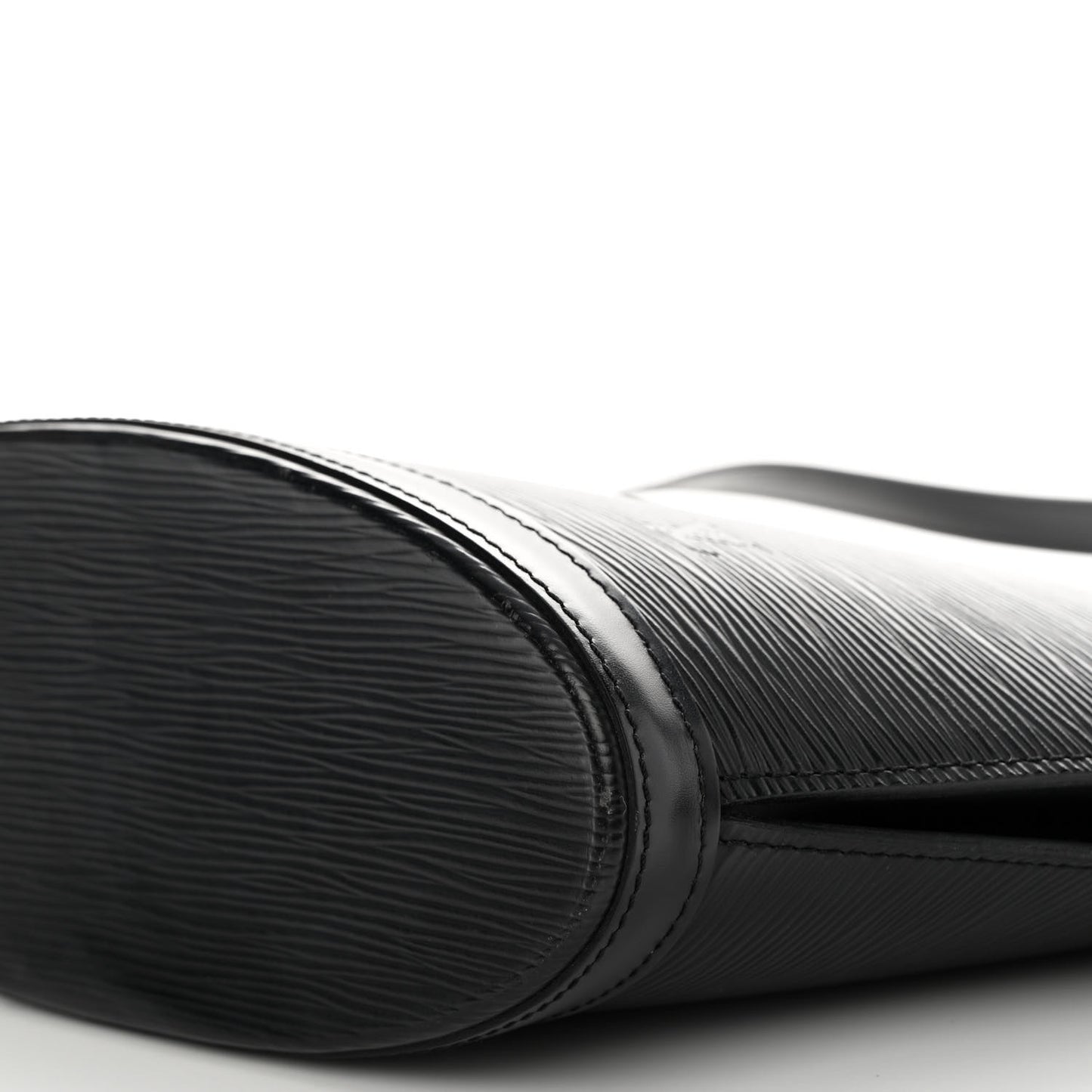 Epi Saint Jacques PM Long Straps Black