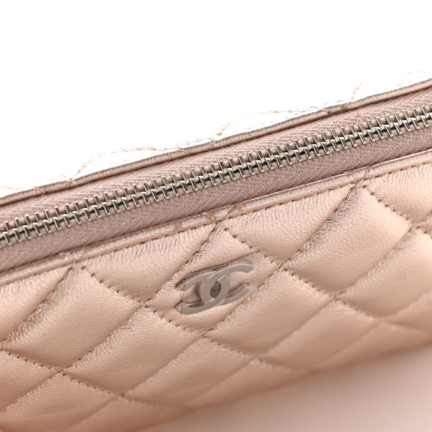 Chanel Metallic Lambskin Quilted Cosmetic Pouch Light Gold 19 of 19
