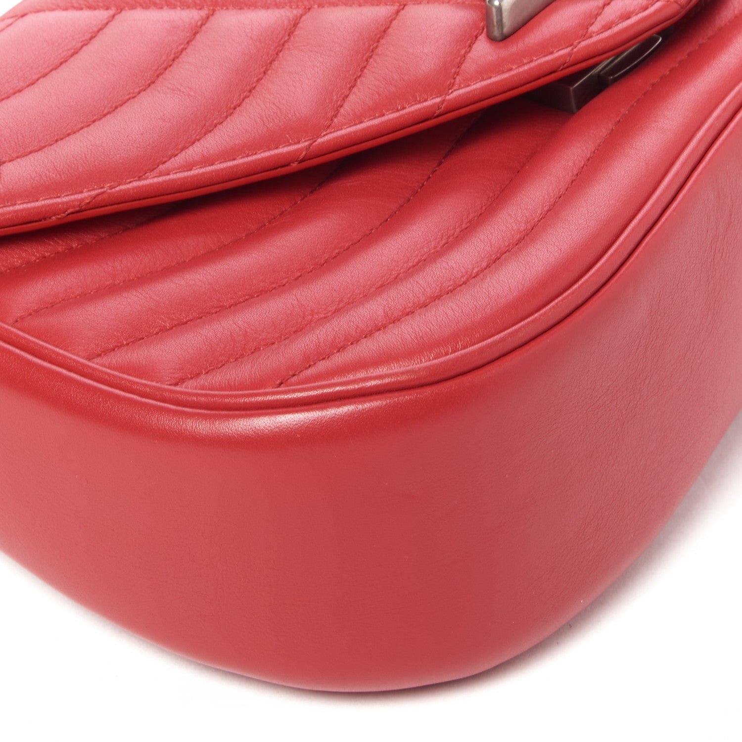 Louis Vuitton Calfskin New Wave Chain MM Ecarlate 5 of 8