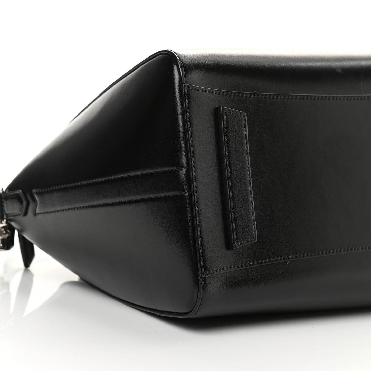 Shiny Lord Calfskin Medium Antigona Black
